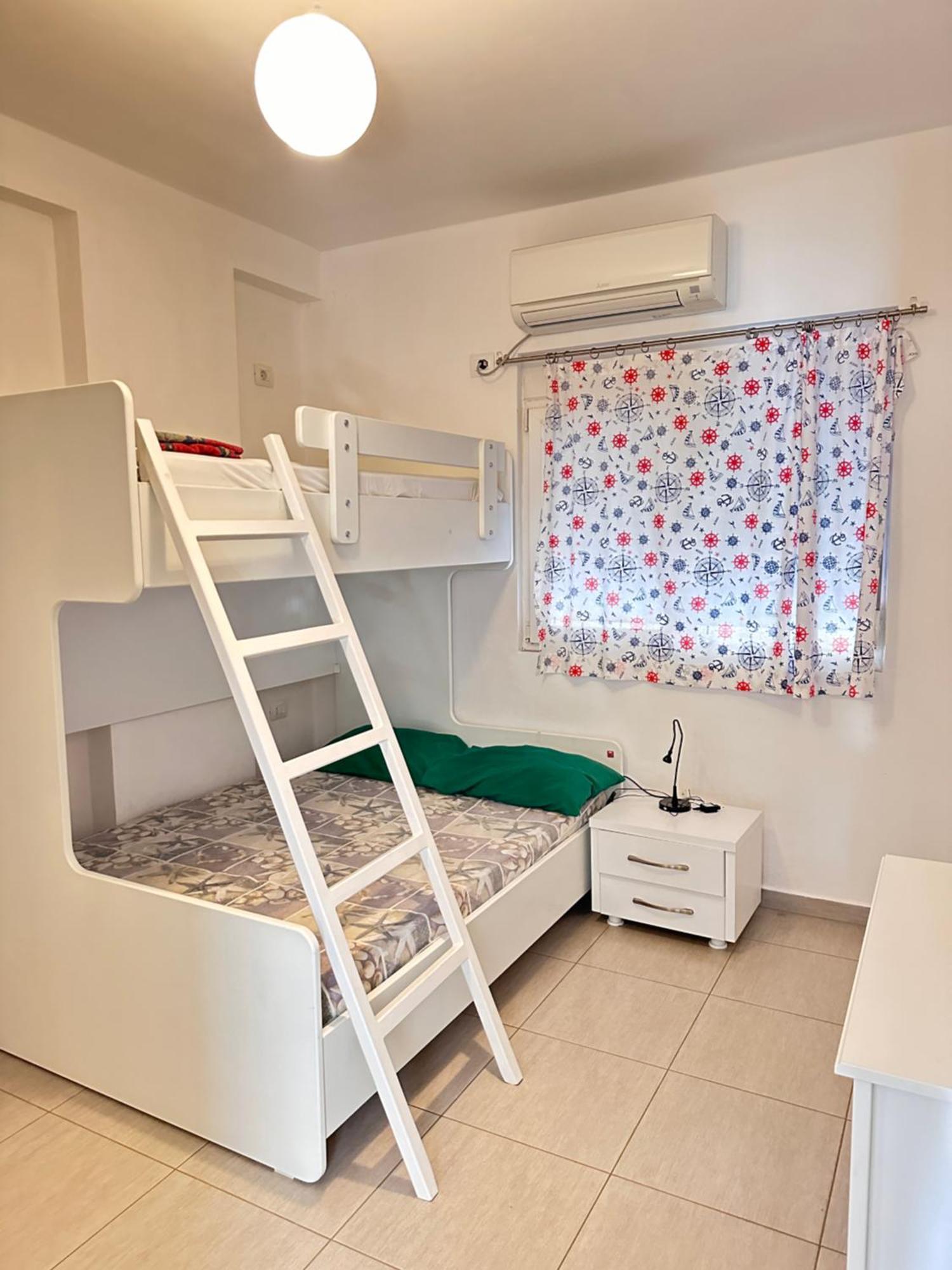 Bay View Apartment Саранде Екстериор снимка
